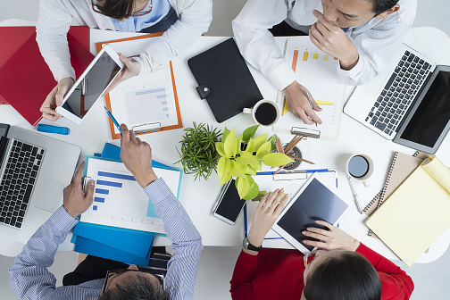 私たちは、建築会社・工務店のホームページ制作の専門チームです。